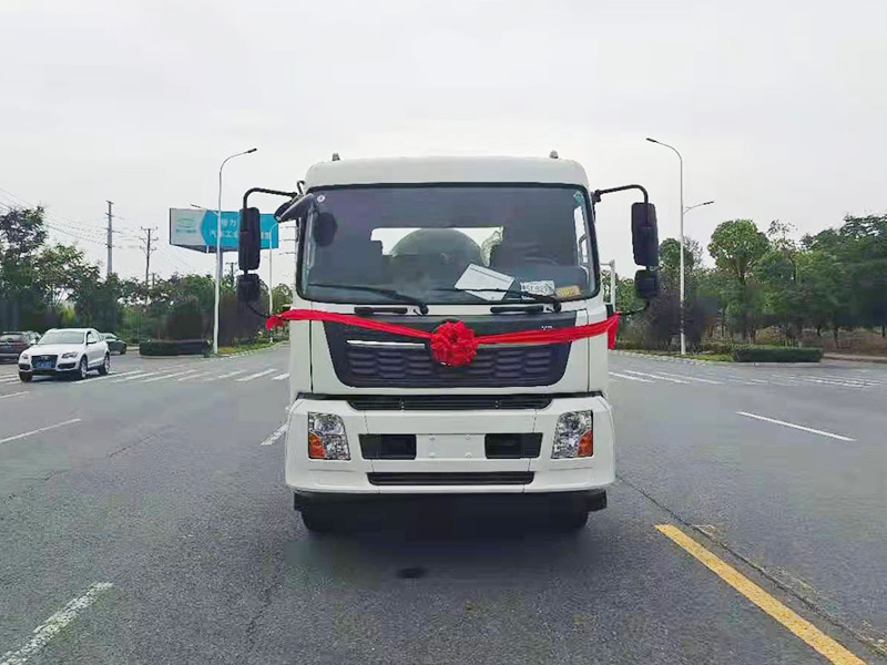 12/14方勾臂垃圾車(chē)-東風(fēng)天錦